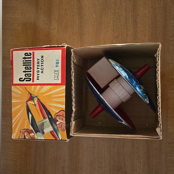 Vintage Mystery Action Satellite Tin Toy in original box - Picture 7 of 13